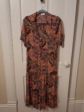Boutique Printed Short-Sleeve Button-Front Midi Dress in Brown Pink